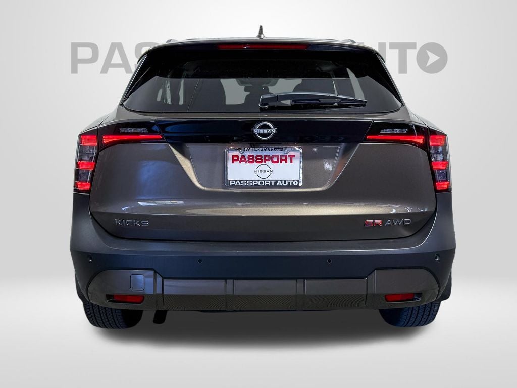 2025 Nissan Kicks SR