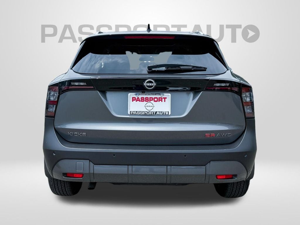2025 Nissan Kicks SR