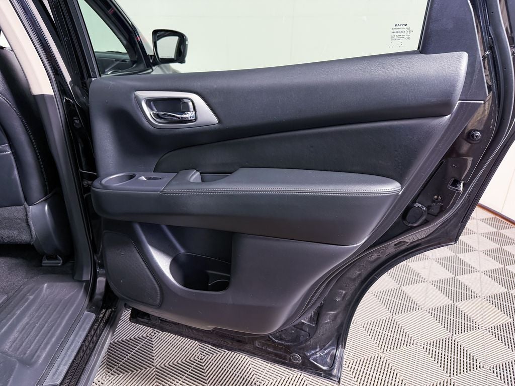 2019 Nissan Pathfinder SL