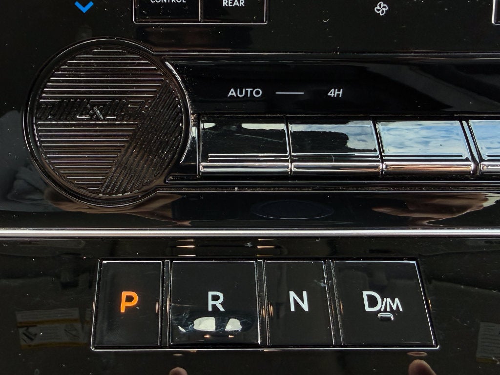2025 Nissan Armada SV