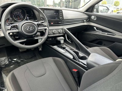 2023 Hyundai Elantra SE