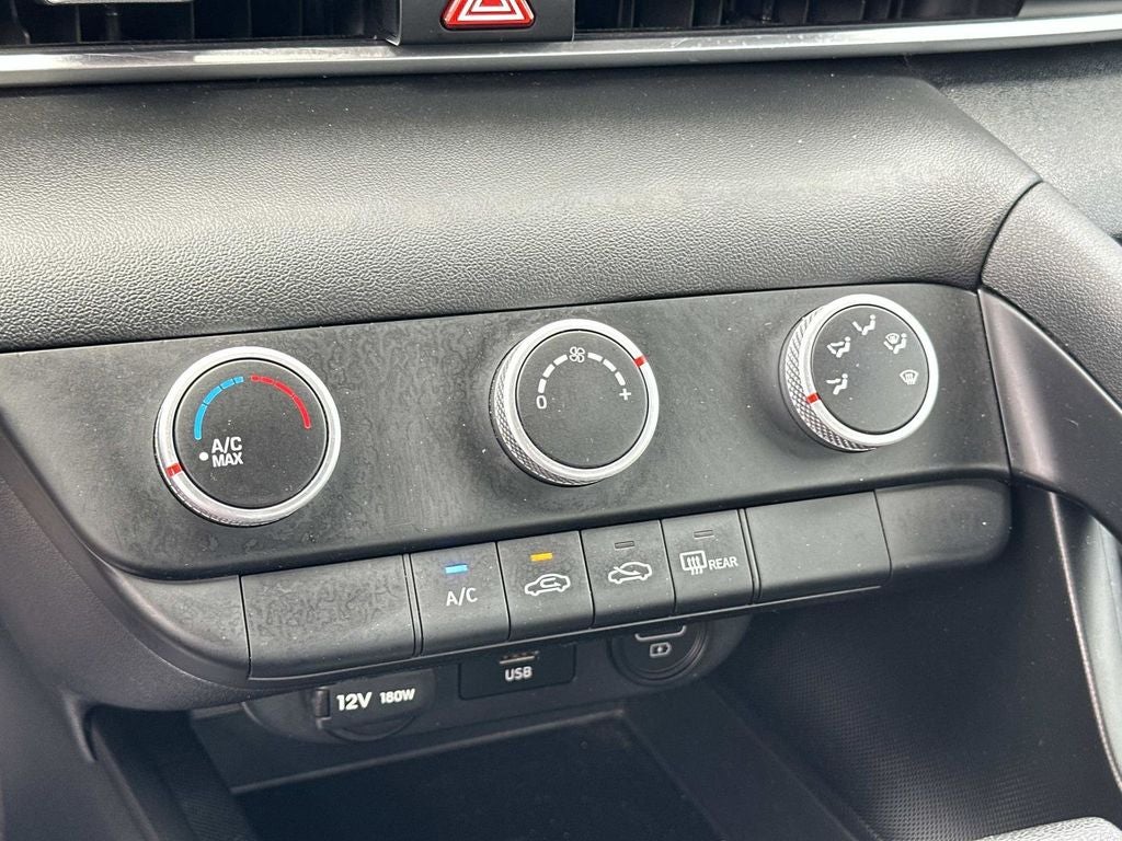 2023 Hyundai Elantra SE
