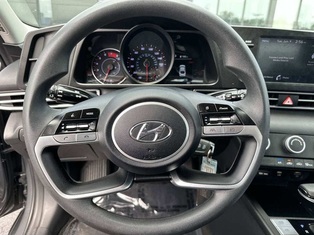 2023 Hyundai Elantra SE