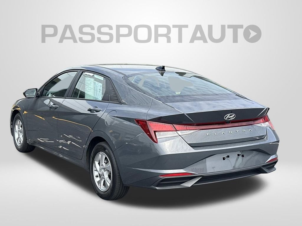 2023 Hyundai Elantra SE