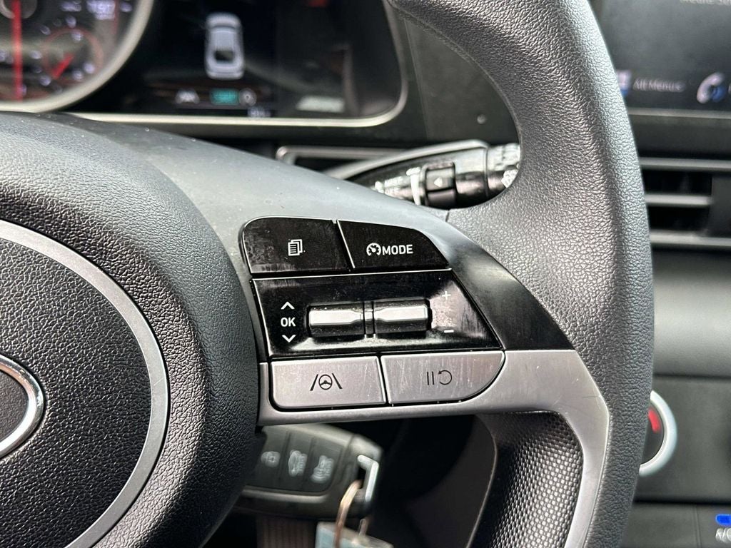 2023 Hyundai Elantra SE