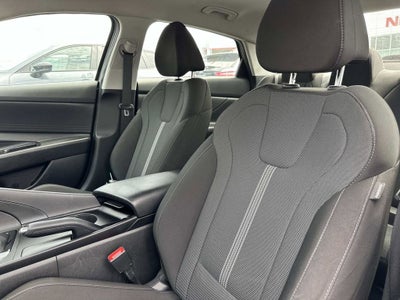 2023 Hyundai Elantra SE
