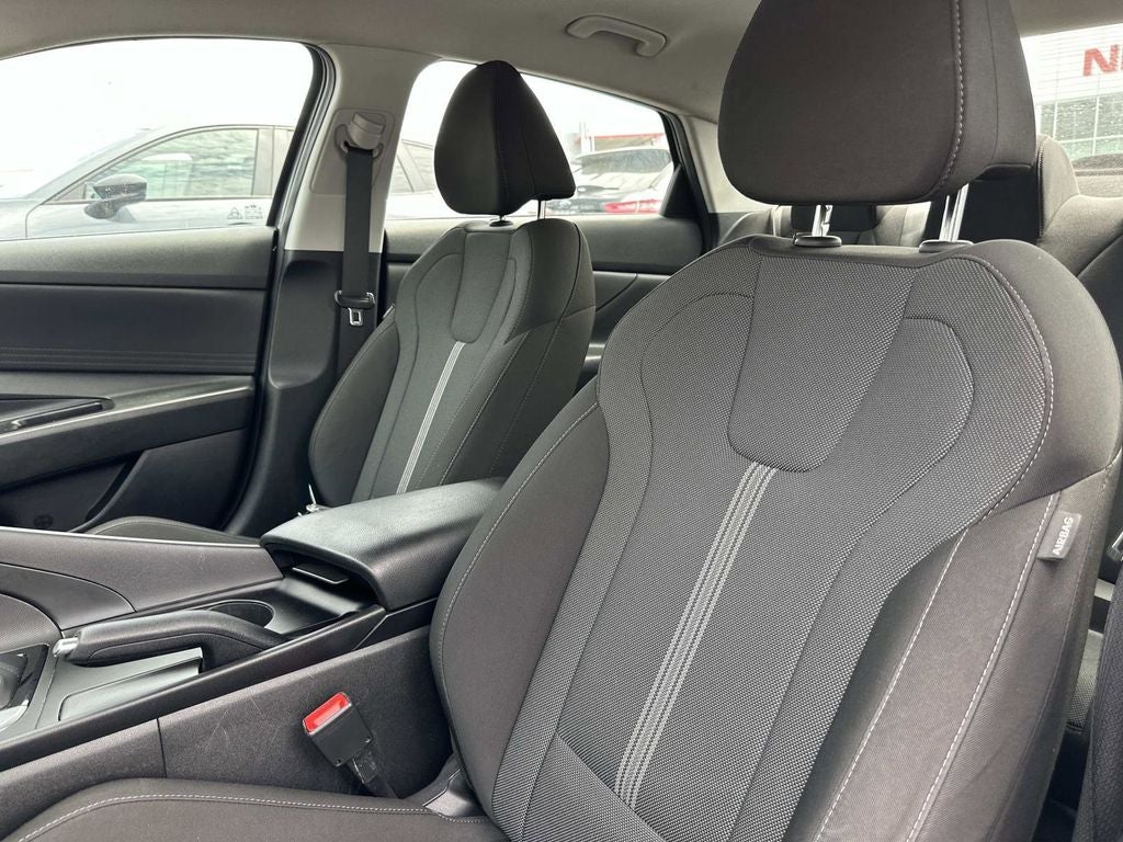 2023 Hyundai Elantra SE