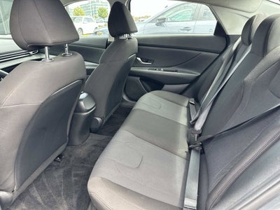 2023 Hyundai Elantra SE
