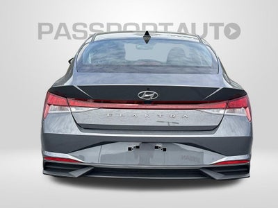 2023 Hyundai Elantra SE
