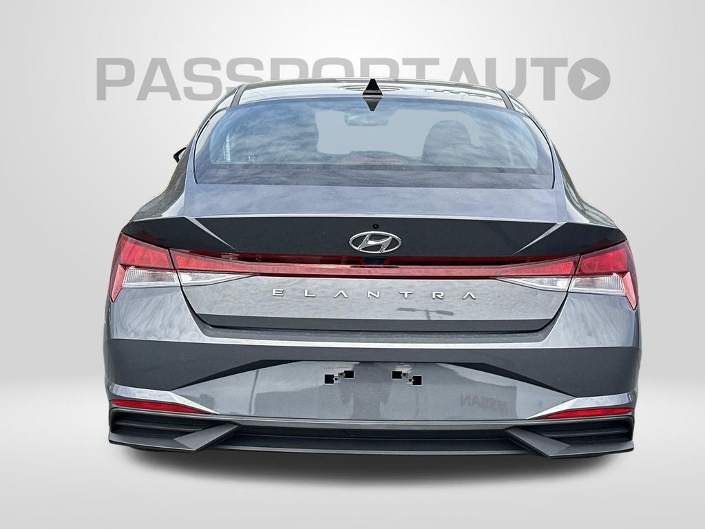 2023 Hyundai Elantra SE