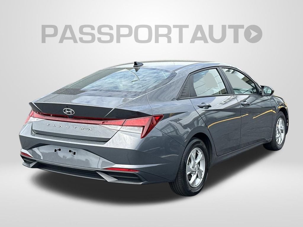 2023 Hyundai Elantra SE