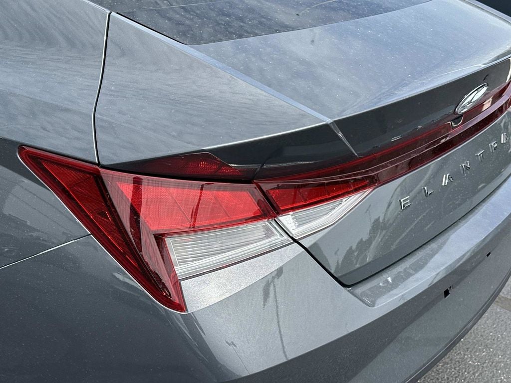 2023 Hyundai Elantra SE
