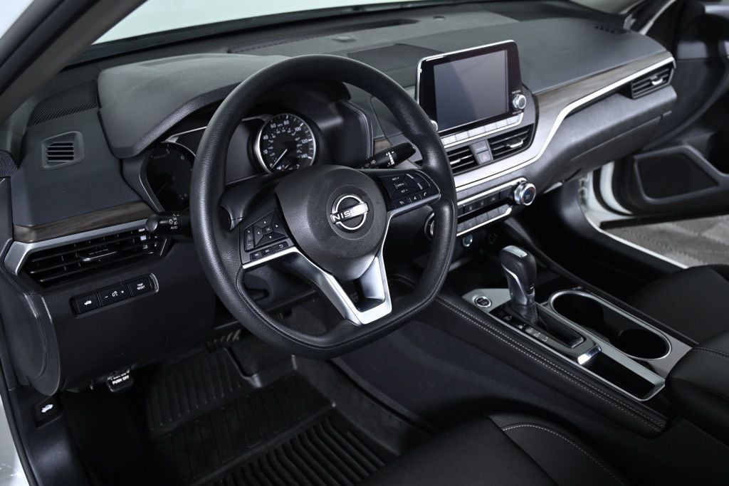 2023 Nissan Altima 2.5 SV Nissan Certified