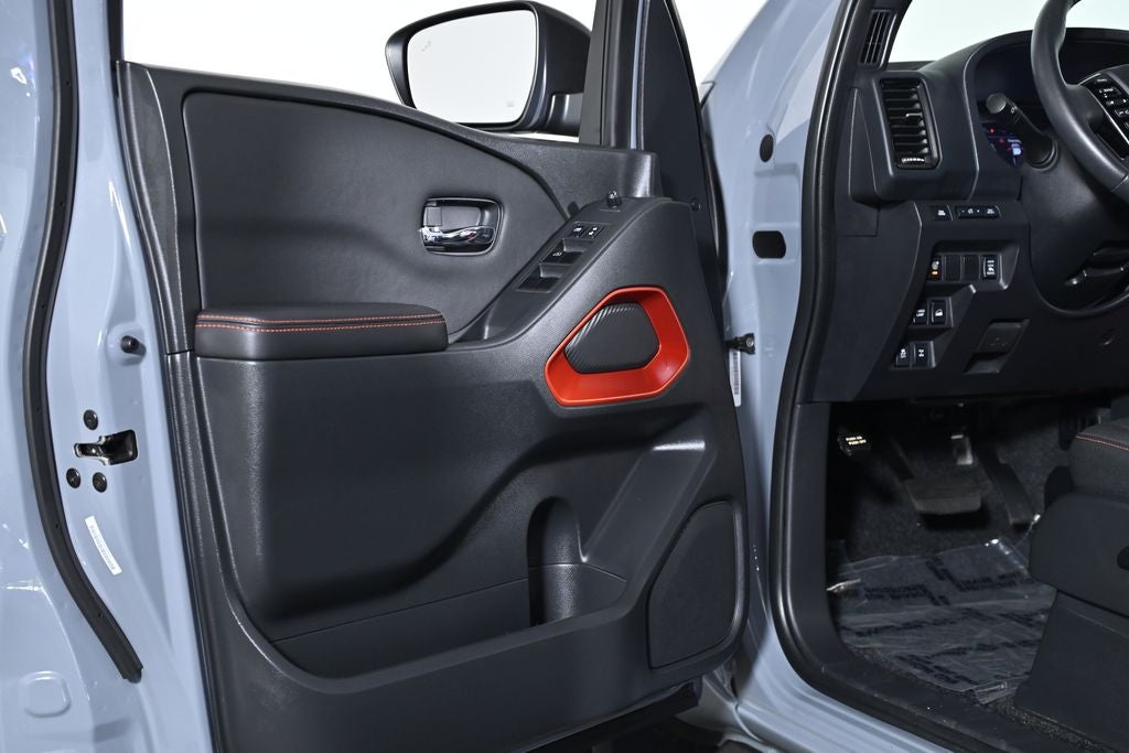 2023 Nissan Frontier PRO-4X Nissan Certified