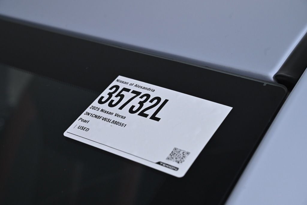 2025 Nissan Versa 1.6 SR