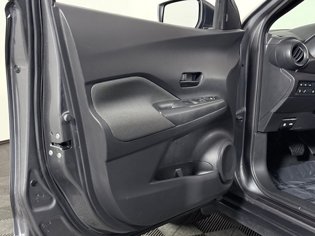 2023 Nissan Kicks S