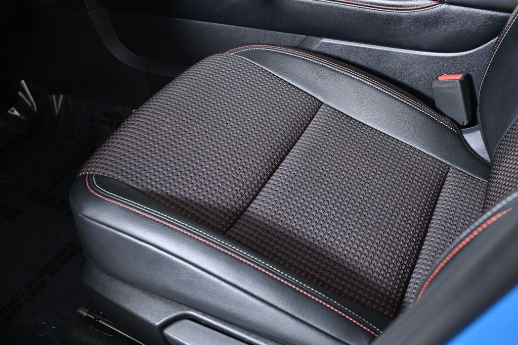 2025 Nissan Kicks SR Nissan Certified