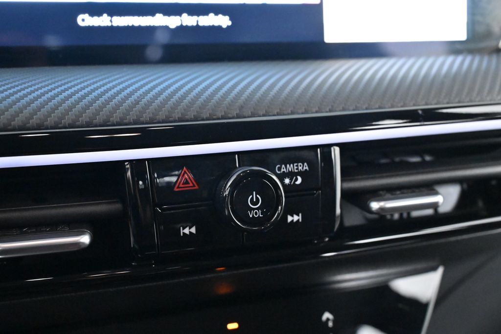 2025 Nissan Kicks SR Nissan Certified