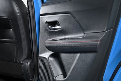 2025 Nissan Kicks SR Nissan Certified