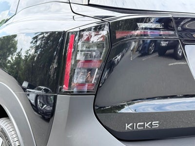 2025 Nissan Kicks SR