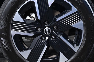 2025 Nissan Kicks SR Nissan Certified