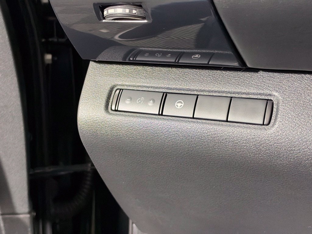 2022 Nissan Pathfinder SV Nissan Certified