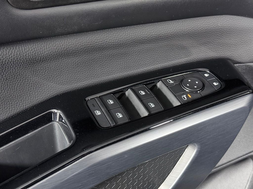 2025 Nissan Pathfinder SL Nissan Certified