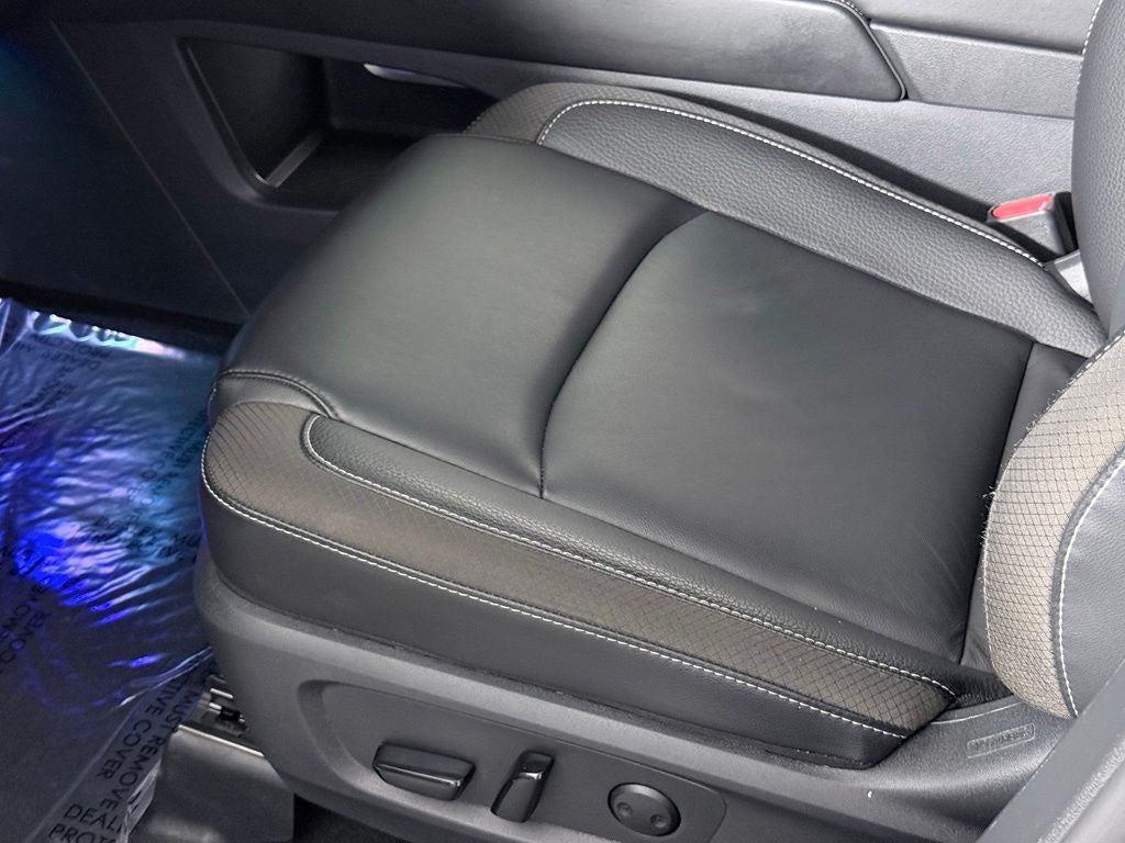 2025 Nissan Pathfinder SL Nissan Certified