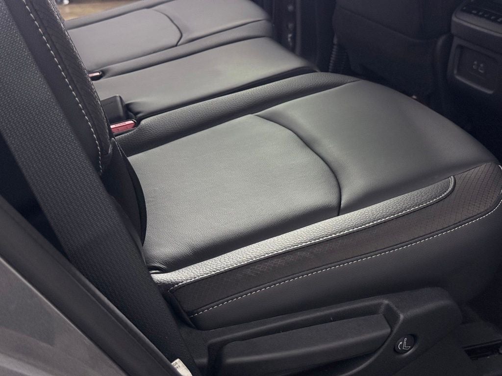 2025 Nissan Pathfinder SL Nissan Certified