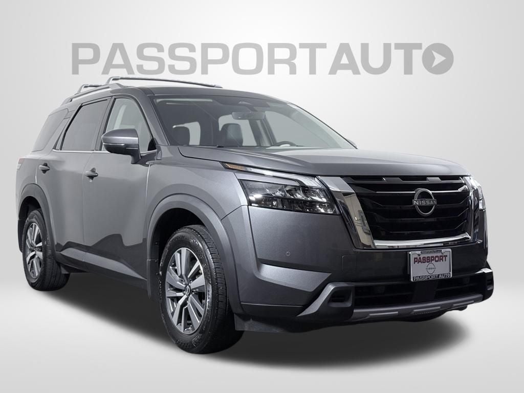 2025 Nissan Pathfinder SL