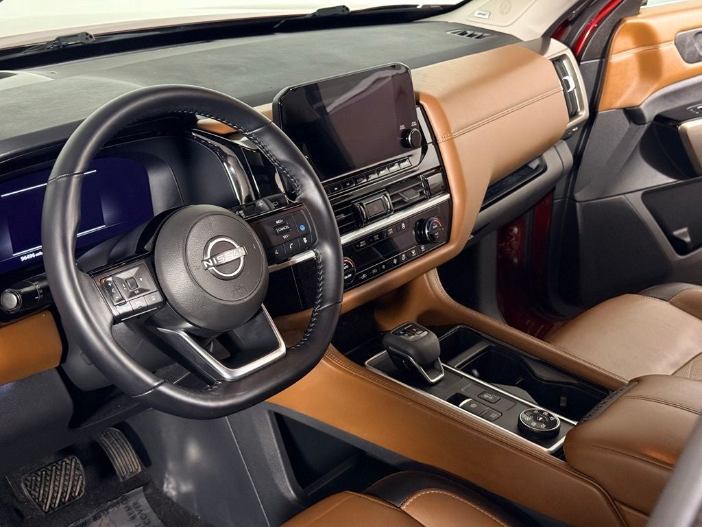 2023 Nissan Pathfinder Platinum