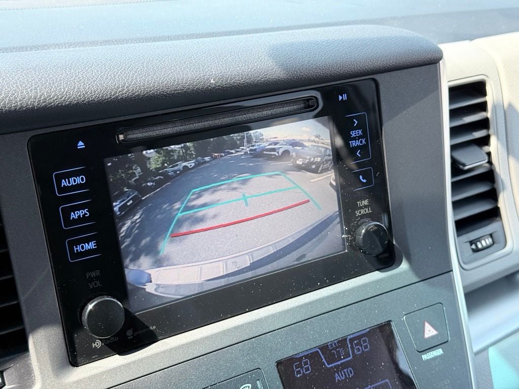 2015 Toyota Sienna LE 8 Passenger