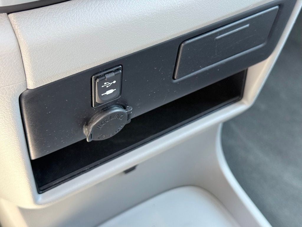 2015 Toyota Sienna LE 8 Passenger