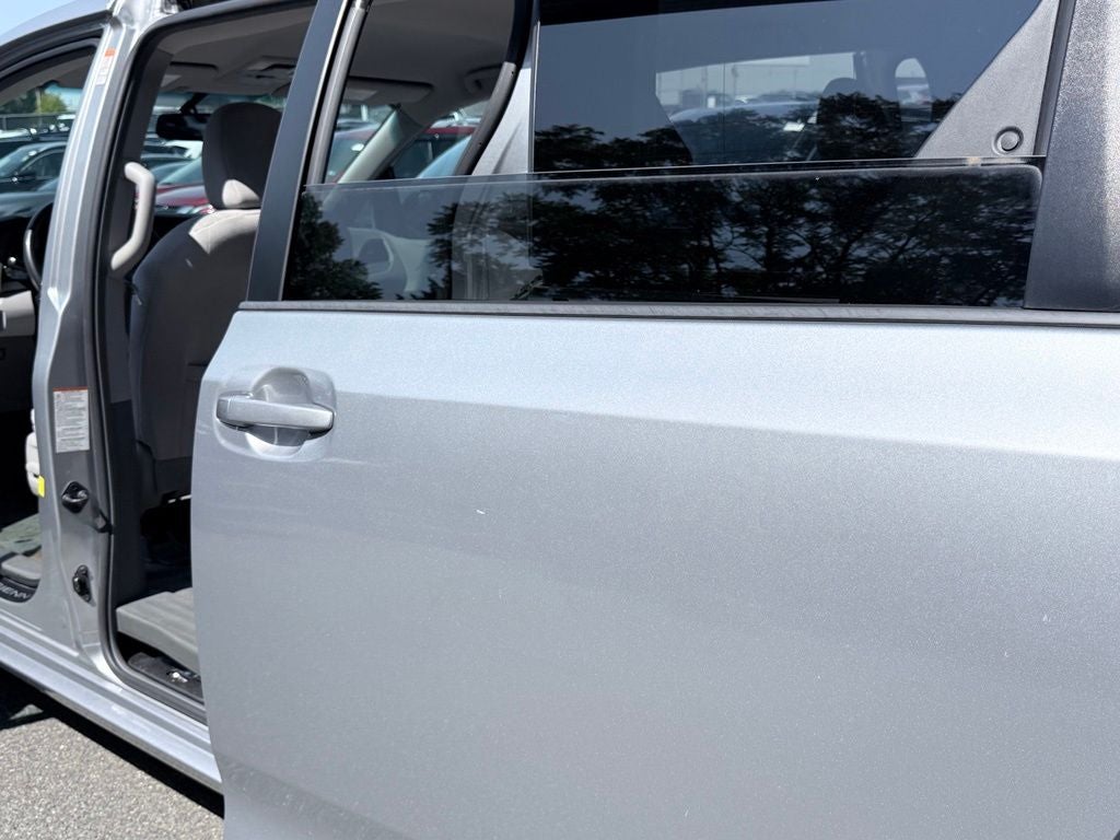 2015 Toyota Sienna LE 8 Passenger