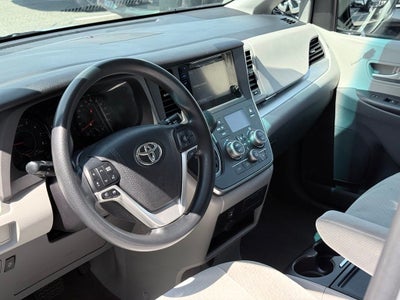 2015 Toyota Sienna LE 8 Passenger