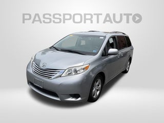 2015 Toyota Sienna LE 8 Passenger