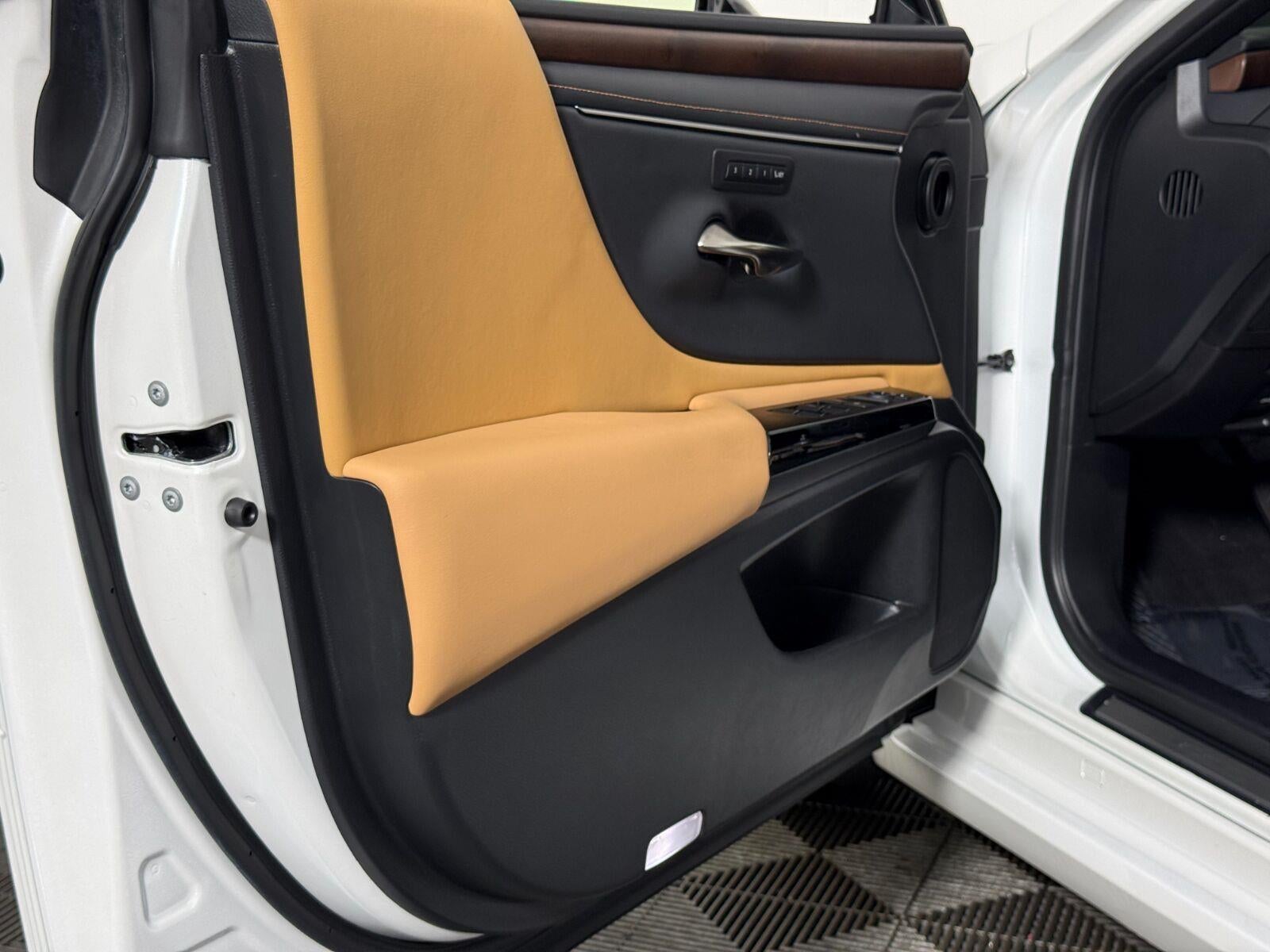 2024 Lexus Es ES 300h