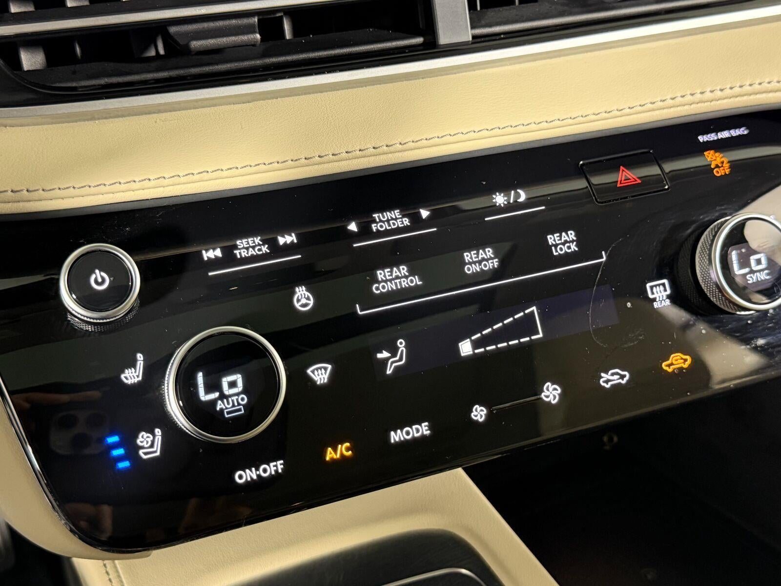 2023 INFINITI QX60 LUXE