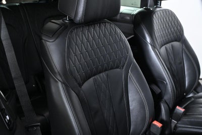 2023 BMW X7 M60i