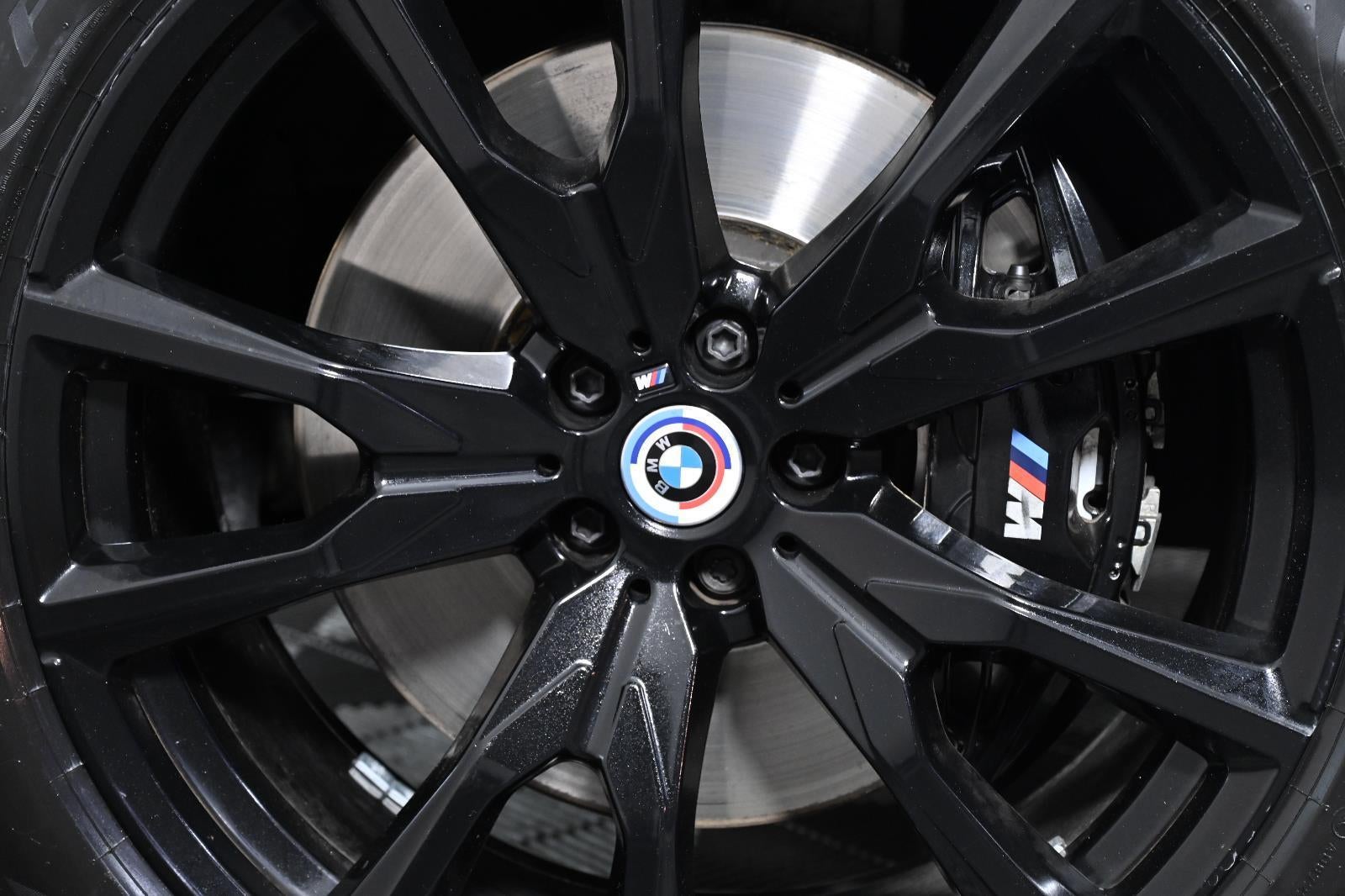 2023 BMW X7 M60i