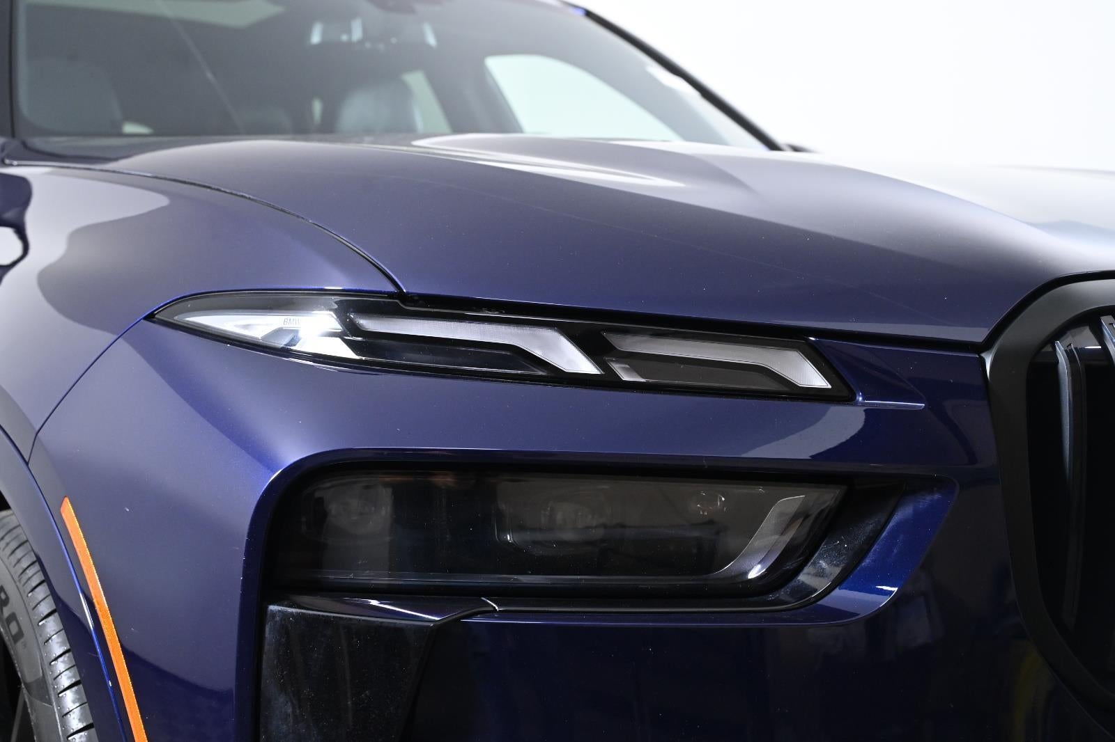 2023 BMW X7 M60i