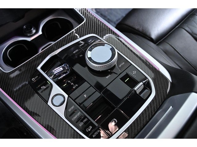 2023 BMW X7 M60i