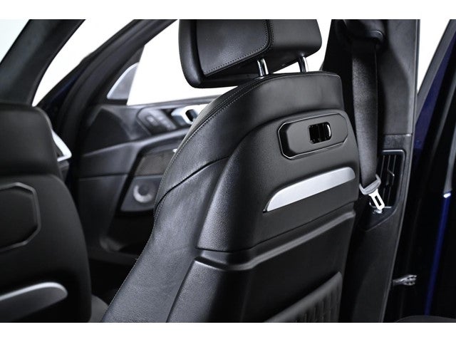 2023 BMW X7 M60i
