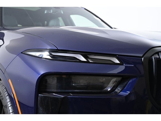 2023 BMW X7 M60i