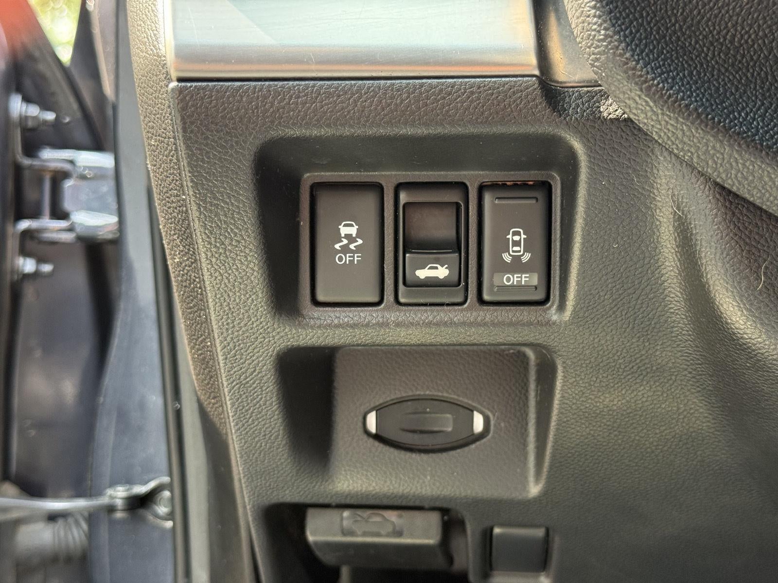 2012 INFINITI G37 Sedan x