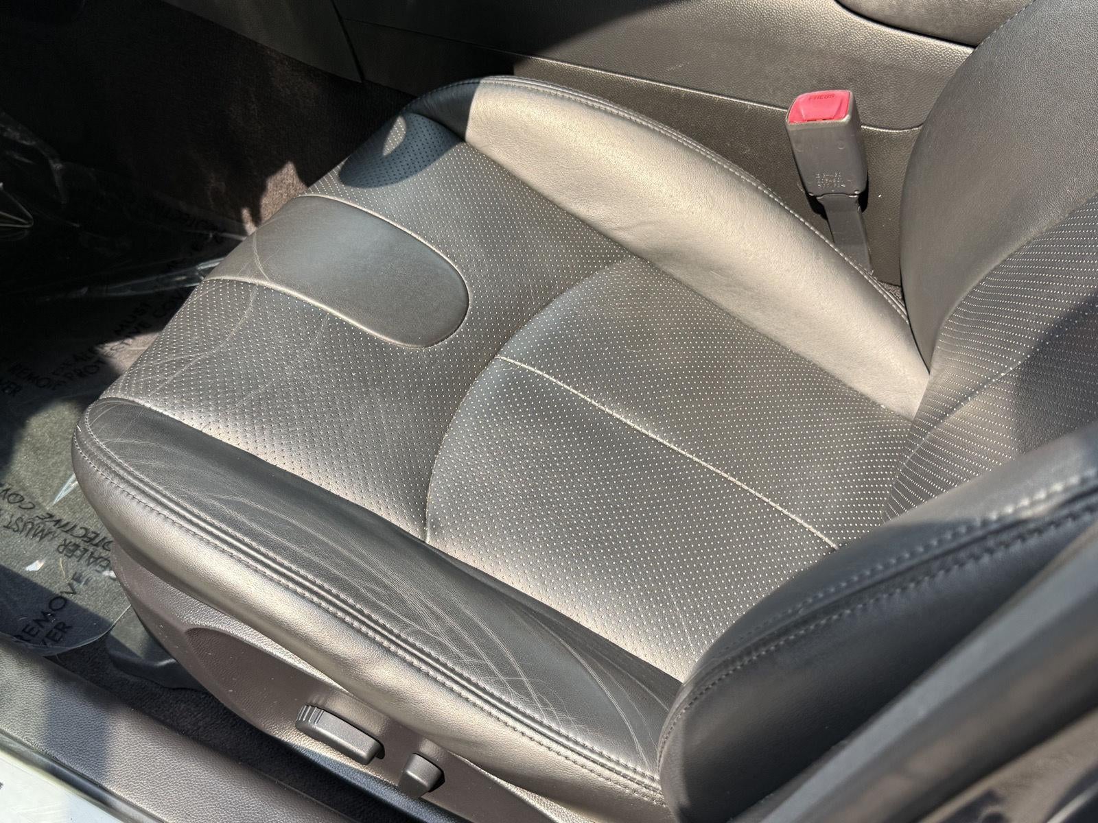 2012 INFINITI G37 Sedan x