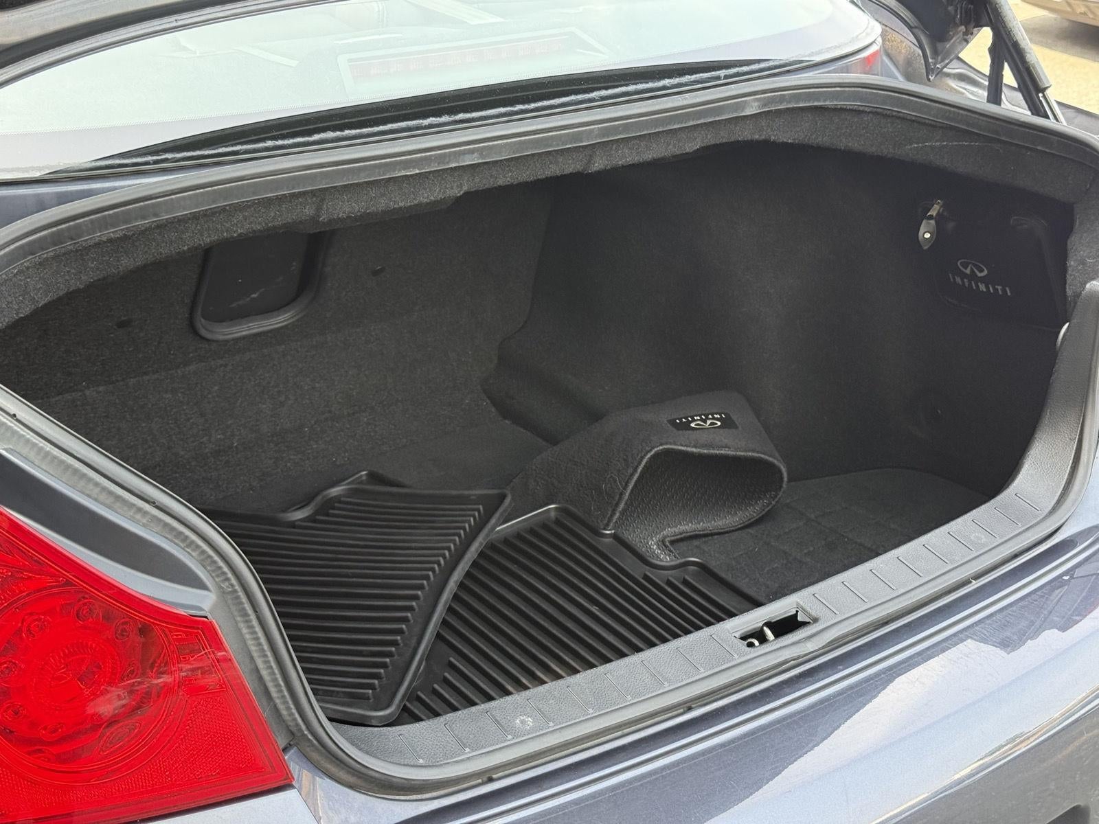 2012 INFINITI G37 Sedan x