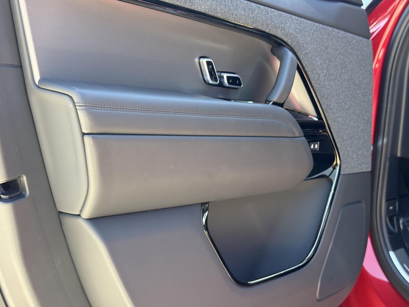 2025 Land Rover Range Rover Sport SE