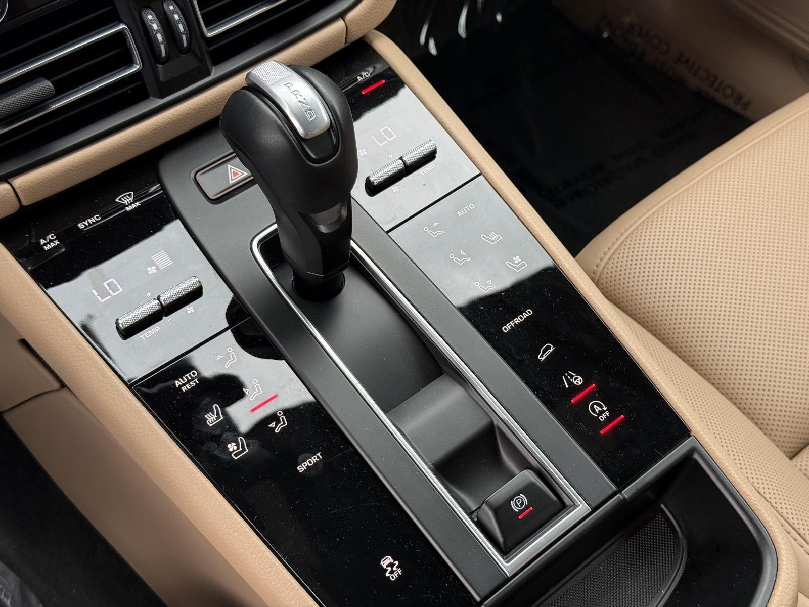 2025 Porsche Macan AWD