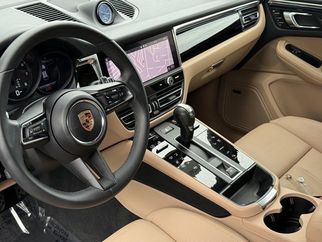 2025 Porsche Macan AWD